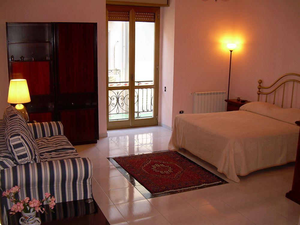 Regina Suite Affittacamere Napoli